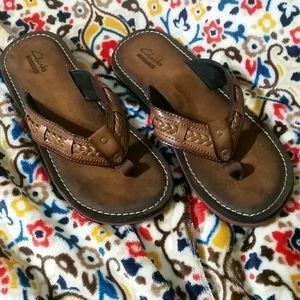 Clarks flip flops